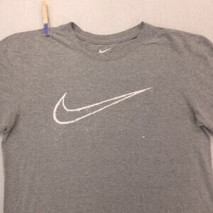 Nike Casual Crew Neck Graphic Short Sleeve T Shirt Mens Size Small S Gray